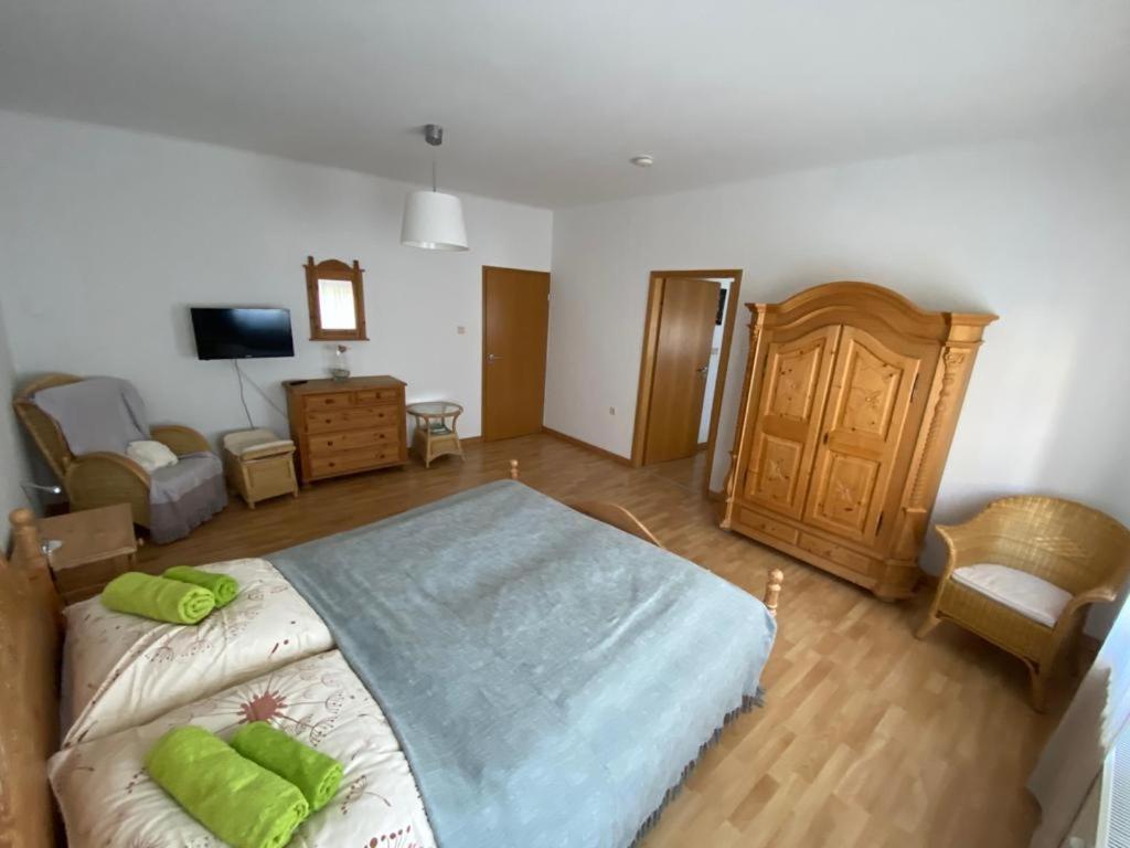Ormesheim Ferienwohnung Am Theo Carlen Platz מראה חיצוני תמונה